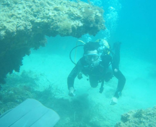 Deslizandonos entre formaciones submarinas